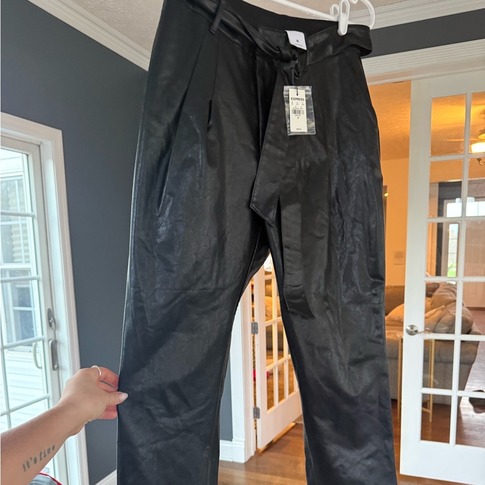 Express NWT size m Faux Leather Belted Pants
